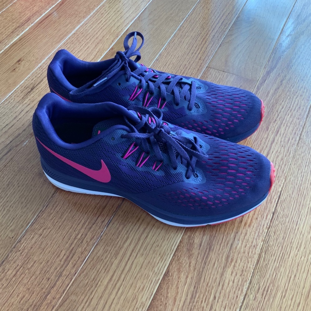 Nike - Zoom sneakers/running size 9.5 worn 1x